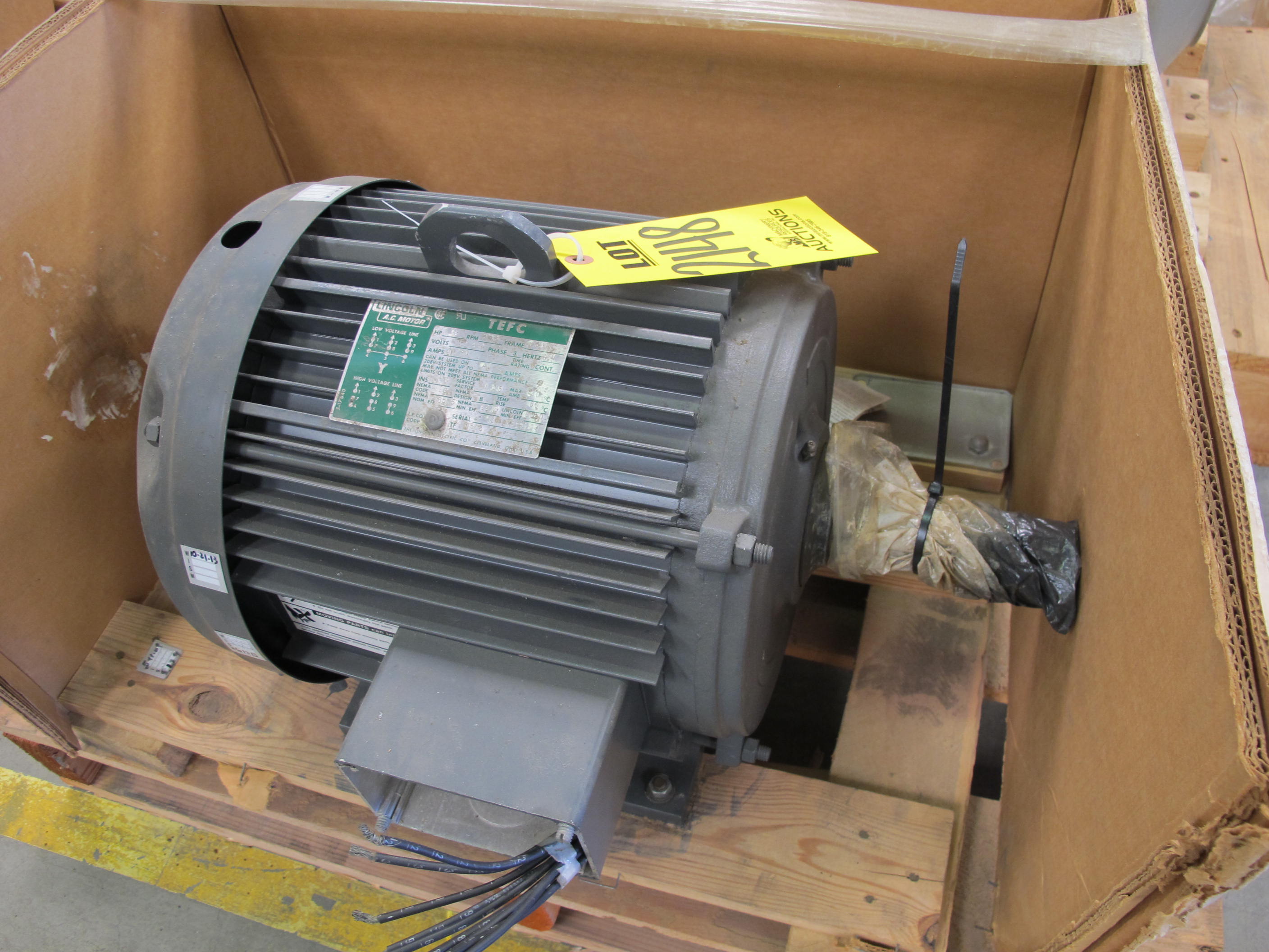 MOTOR, ELECTRIC TYPE, 15 HORSEPOWER, 240/480VAC ELEC RATING, 1750 RPM, 254T FRAME, 40/20 AMPS, TEFC ENCLOSURE, 1.15 SERVICE FACTOR. F INSULATION CLASS, PART # KM171 (W-44) LOADING & HANDLING FEE $15-